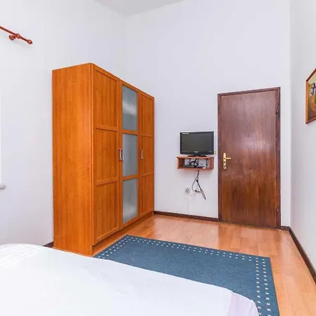 Molly Apartment